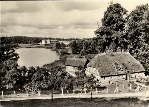 Ak Neukloster in Mecklenburg Vorpommern, Fischerhaus am See, Reetdach