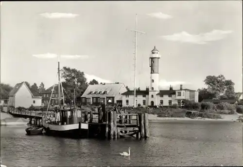 Ak Timmendorf auf der Insel Poel, Lotsenhafen, Leuchtturm, Boot