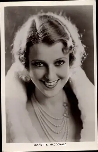 Ak Schauspielerin Jeanette MacDonald, Portrait