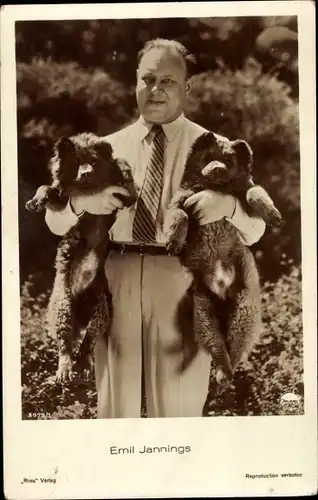 Ak Schauspieler Emil Jannings, Portrait mit zwei jungen Bären, Ross