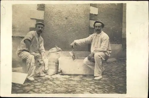 Foto Ak Bauarbeiter, Maurer, Maurerkelle