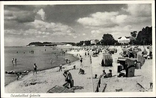 Ak Grömitz Ostholstein, Blick auf den Strand und Ostsee, Strandkörbe