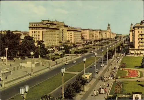 Ak Berlin Friedrichshain, Karl-Marx-Allee, Blick nach Osten