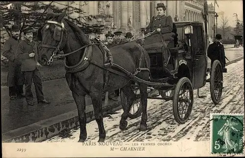 Ak Paris Nouveau, Les femmes cocher, Mme Charnier