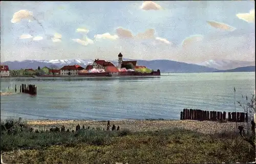 Ak Wasserburg am Bodensee Schwaben, Blick vom Ufer zum Ort