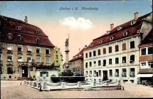 Ak Lindau im Bodensee, Marktplatz, Brunnen, Wohnhäuser