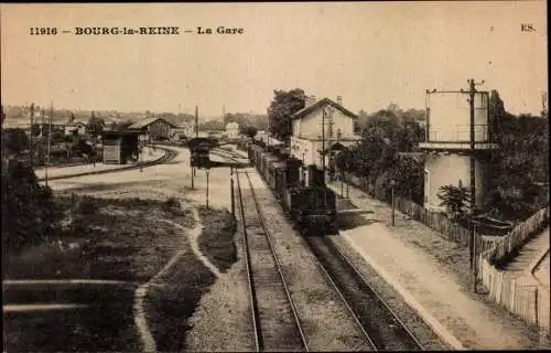 Ak Bourg la Reine Hauts de Seine, La Gare, Bahnhof, Dampflokomotive, Wasserturm