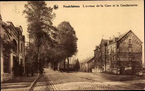 Ak Neufchâteau Wallonien Luxemburg, L'avenue de la Gare et la Gendarmerie