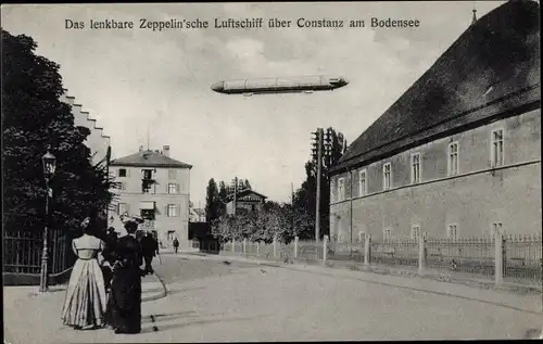 Ak Konstanz am Bodensee, Das lenkbare Zeppelin'sche Luftschiff über der Stadt