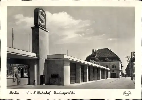 Ak Berlin Charlottenburg Westend, S-Bahnhof Reichssportfeld, Kiosk, Filme, Postkarten