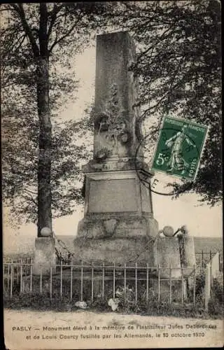 Ak Pasly Aisne, Monument élevé á la mémoire de l'Instituteur Jules Debordeaux et de Louis Courcy