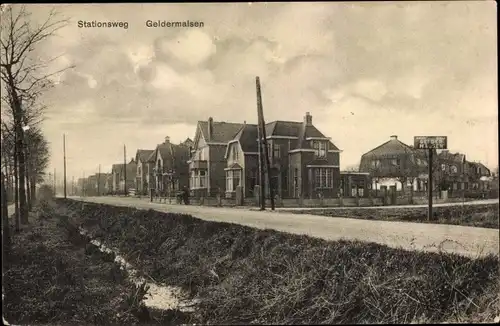 Ak Geldermalsen Gelderland, Stationsweg