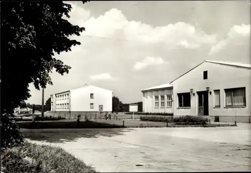 Ak Reimershagen in Mecklenburg, Blick zu den Gebäuden