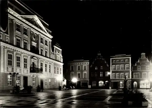 Ak Güstrow in Mecklenburg, Markt am Abend