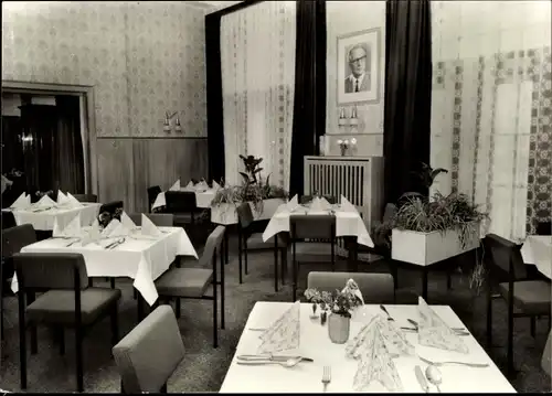 Ak Güstrow in Mecklenburg, HO Gaststätte Stadt Güstrow, Restaurant
