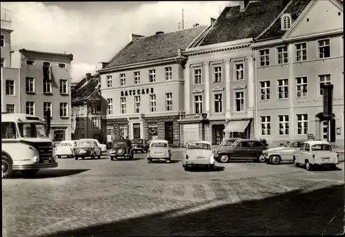 Ak Stralsund in Vorpommern, alter Markt mit Ratscafé