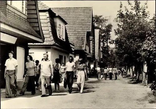 Ak Ostseebad Boltenhagen, Mittelweg, Urlauber