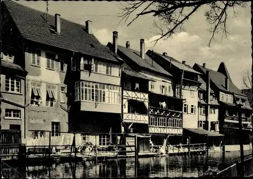 Ak Reutlingen in Württemberg, An der Echaz, Häuser am Fluss, Fachwerkhaus