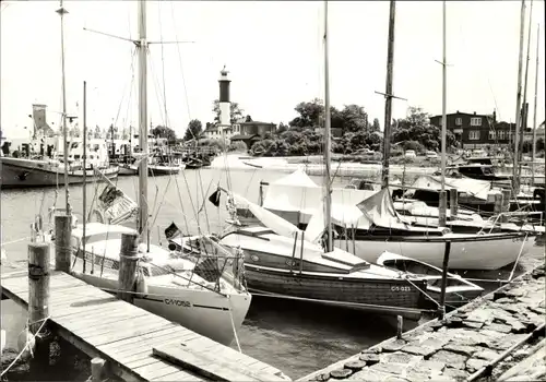 Ak Timmendorf auf der Insel Poel, Boote im Hafen