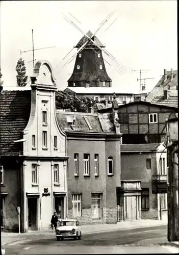 Ak Kröpelin in Mecklenburg, Windmühle, Straße, Trabant