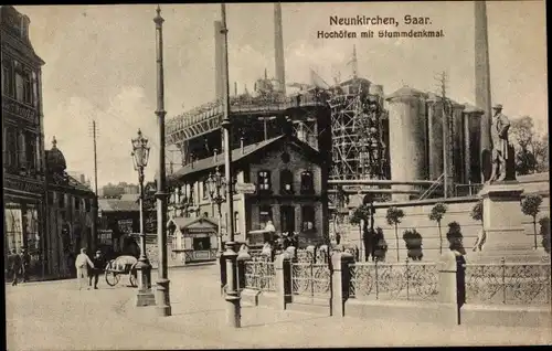 Ak Neunkirchen im Saarland, Partie an den Hochöfen mit Stumm Denkmal
