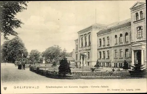 Ak Hansestadt Greifswald, Friedrichsplatz, Kaiserin Augusta Victoria-Schule