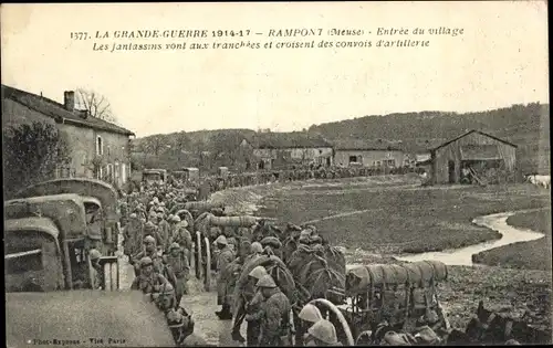 Ak Rampont Meuse, Les fantassins vont aux tranchees et croisent des convois d'artillerie