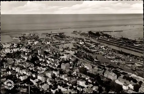 Ak Nordseebad Cuxhaven, Blick auf den Hafen, Fliegeraufnahme