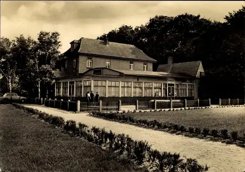 Ak Ostseebad Nienhagen in Mecklenburg, Strandhalle an der Promenade