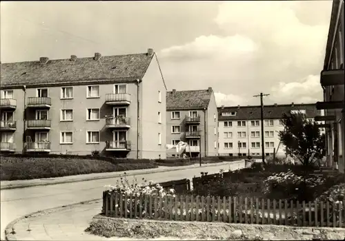 Ak Klütz in Mecklenburg, an der Bamburg, Straßenpartie, Wohnhäuser