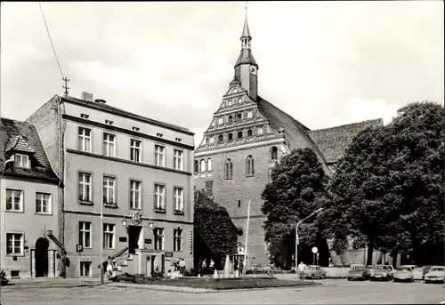 Ak Bad Wilsnack in der Prignitz, Karl Marx Platz mit Rathaus