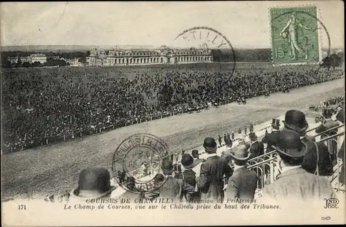 Ak Chantilly Oise, Le Champ de Courses, vue sur le Chateau prise du haut des Tribunes