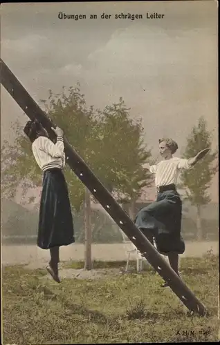 Ak Übungen an der schrägen Leiter, Frauenturnen in Bild und Wort, Turnerinnen