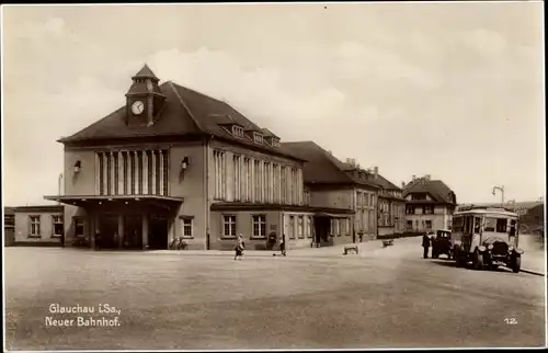 Ak Glauchau in Sachsen, Neuer Bahnhof, Autobus