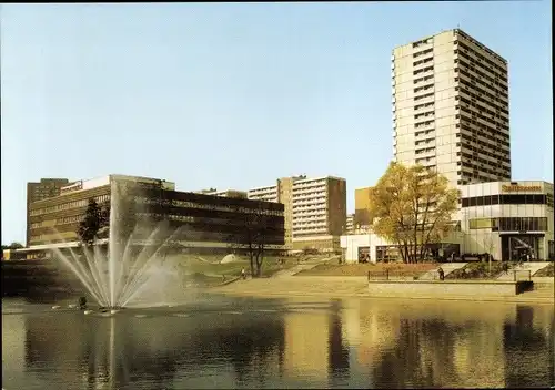 Ak Berlin Lichtenberg, Blick über den Fennpfuhl auf das Wohngebiet