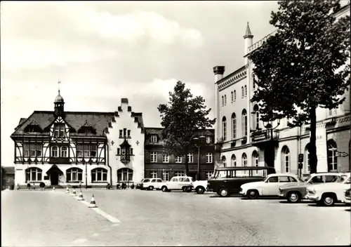 Ak Sternberg in Mecklenburg, Karl Liebknecht Platz, Autos