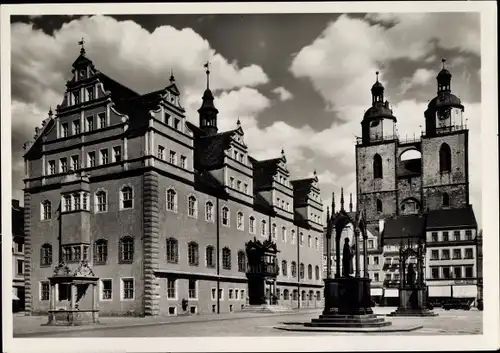 Ak Lutherstadt Wittenberg, Marktplatz mit Rathaus, Luthers Predigtkirche