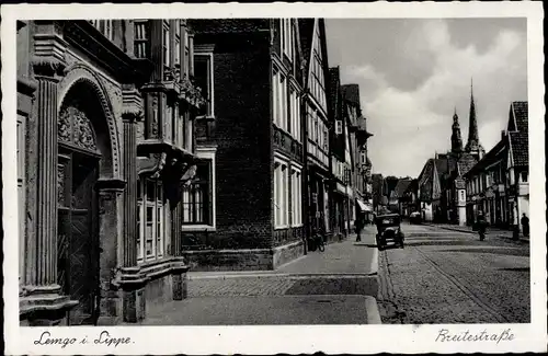 Ak Lemgo in Nordrhein Westfalen, Breitestraße, Blick Richtung Kirche, Häuserpartie