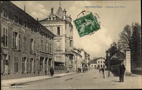 Ak Neufchâteau, Lothringen, Vosges, Avenue de la Gare, Straßenansicht, Hotel de l'Agriculture