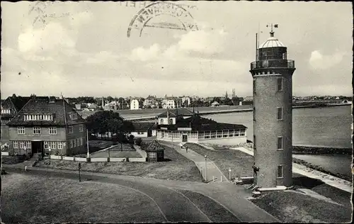 Ak Cuxhaven in Niedersachsen, Blick auf den Leuchtturm mit Seepavillon