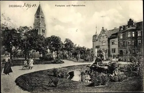 Ak Dessau, Funkplatz und Petruskirche