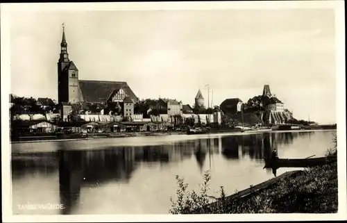 Ak Tangermünde in Sachsen Anhalt, Teilansicht mit Kirche