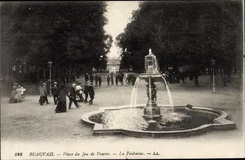 Ak Beauvais Oise, Place du Jeu de Paume, La Fontaine
