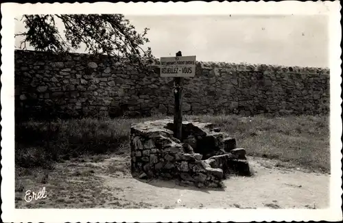 Ak Oradour sur Glane Haute Vienne, Le Puits de la Ferme Picat