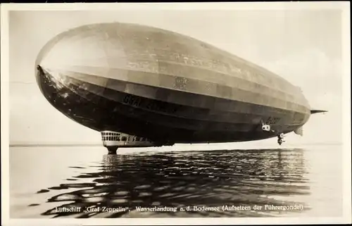 Ak Luftschiff LZ 127 Graf Zeppelin, Wasserlandung auf dem Bodensee, Aufsetzen der Führergondel