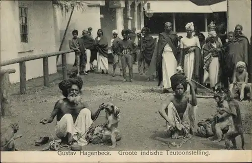 Ak Gustav Hagenbeck, Groote indische Tentoonstelling, Inder mit dressierten Affen