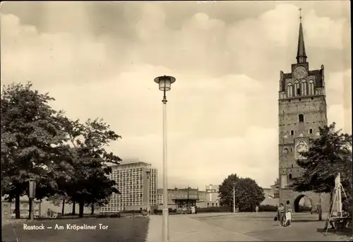 Ak Hansestadt Rostock, am Kröpeliner Tor