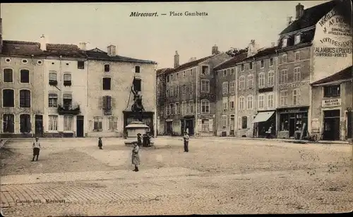 Ak Mirecourt, Lothringen, Vosges, Place Gambetta
