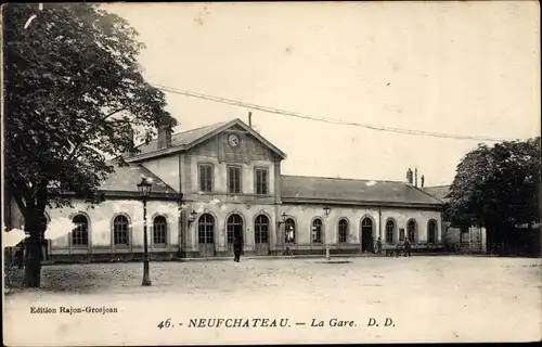 Ak Neufchâteau Lothringen Vosges, La Gare, Bahnhof, Außenansicht