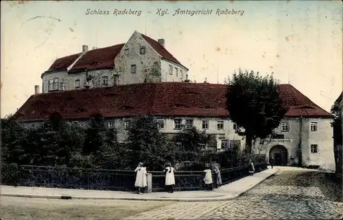 Ak Radeberg in Sachsen, Schloss, Kgl. Amtsgericht